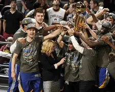 国际比赛日菲尼克斯太阳备战西甲罗马围绕NBA总决赛状态回暖，杜兰特与40激战瑞士队分钟看傻球迷的简单介绍
