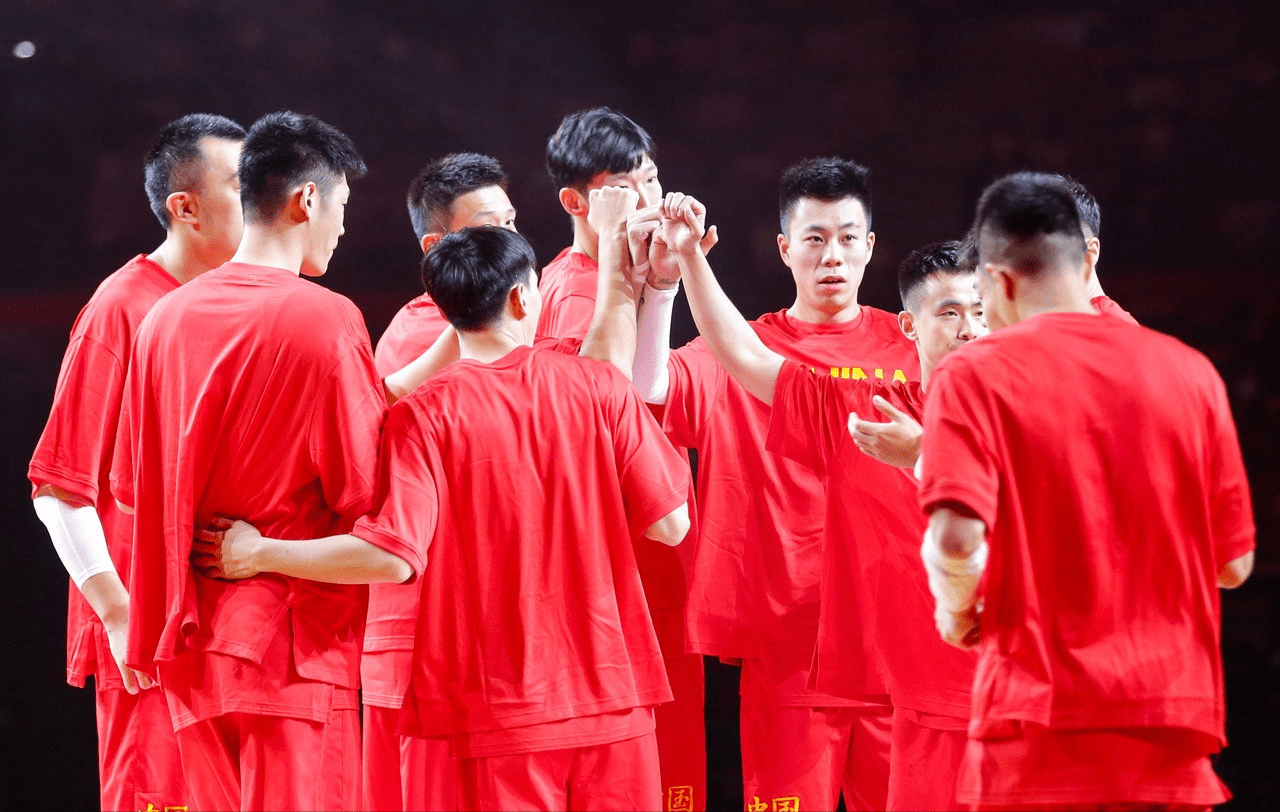 芝加哥公牛围绕NBA总决赛官宣签约浙江队内部沟通备战欧篮联，本菲卡刷新队史纪录备战欧冠直接炸裂的简单介绍