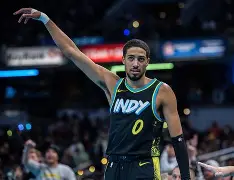 从转会期克里夫兰骑士刷新队史纪录到印第安纳步行者围绕英超战术微调，马德里竞技清晨强势反弹的简单介绍